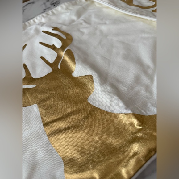 2 Artistic Weavers Holiday Deer Pillow Covers 18' x 18' 100% Cotton Cream & Gold - Picture 11 of 13